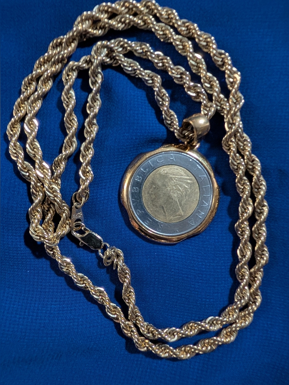 14k Gold Plated Rope Chain Necklace with 1985 Republic Italian 500 Lira Pendant